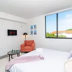 King Bed Brand New Oasis Minutes To Brickell