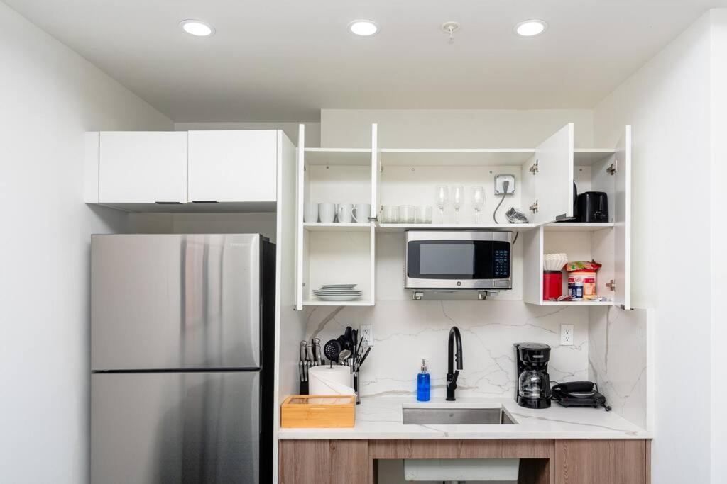 King Bed Brand New Oasis Minutes To Brickell