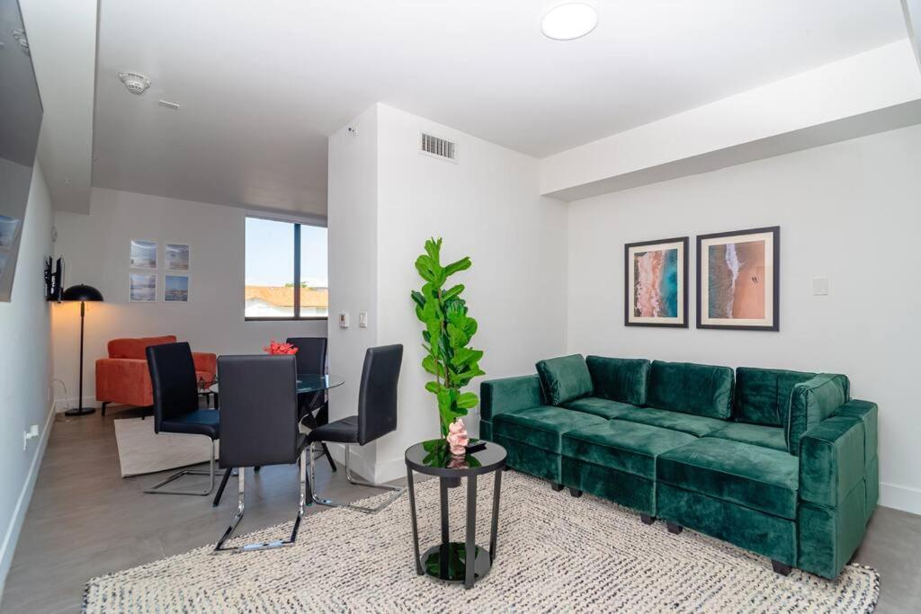 Apartment King Bed Brand New Oasis Minutes To Brickell