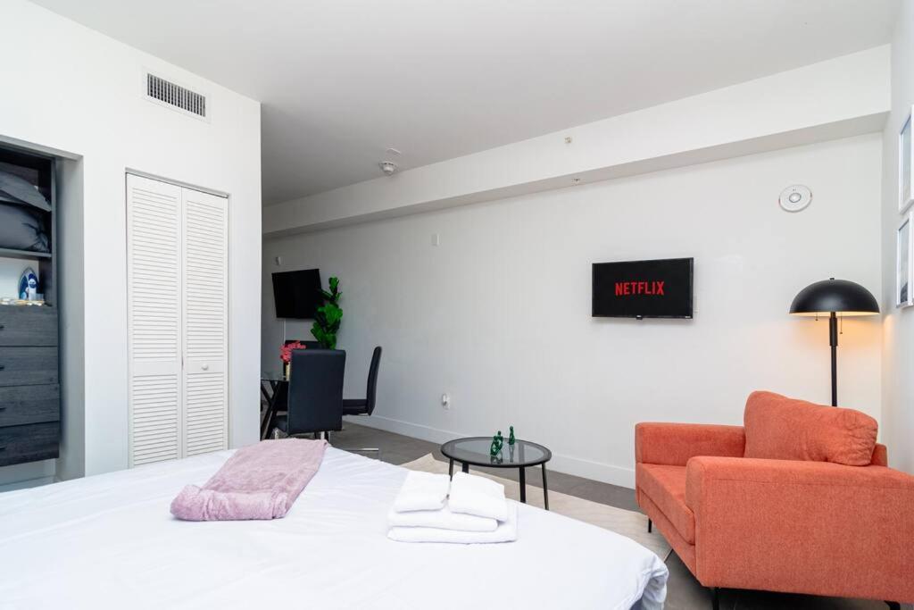 Apartment King Bed Brand New Oasis Minutes To Brickell *